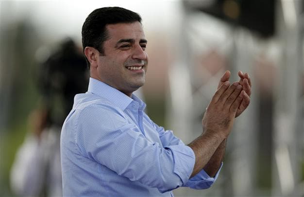 Demirtaş, umutsuzluğun kendilerini teslim alamadığını ifade etti
