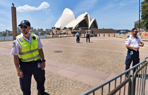 Sydney boğazı hava-i fişek şöleni için sıkı güvenlik: Yılbaşı gecesi 3 bin polis görevde