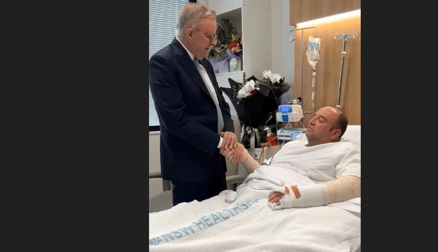 Devletin zirvesinden Ahmet’e ziyaret: Avustralya ‘Bondai kahramanı’ Suriyeliyi bağrına bastı