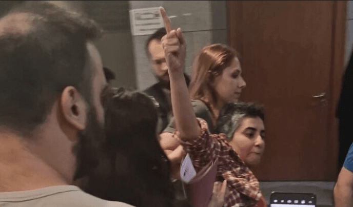 Açlık grevindeki avukat Dilek Ekmekçi zorla akıl hastanesine yatırıldı: ‘Adalete açım’