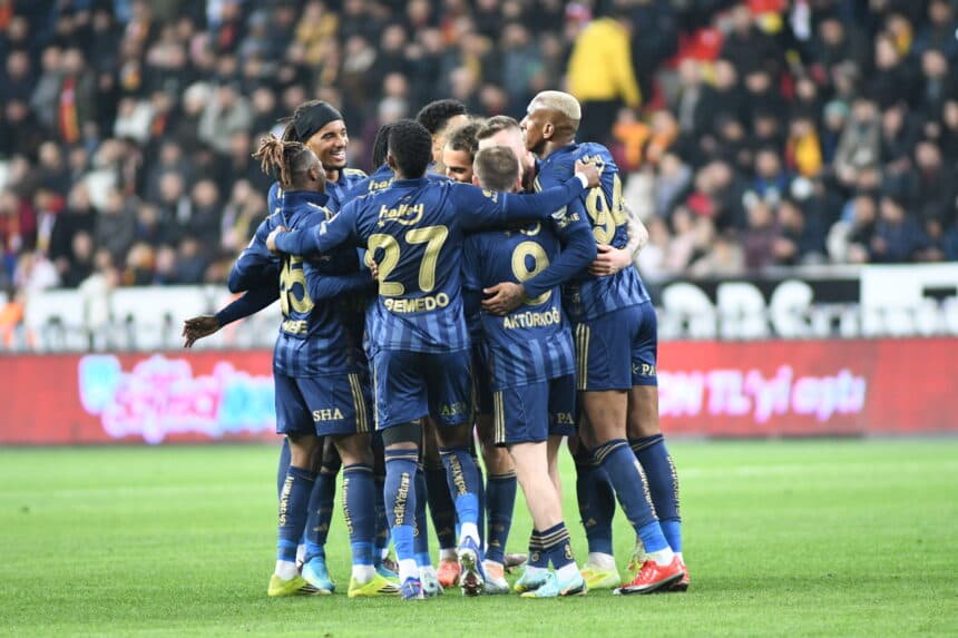 Fenerbahçe, Kayseri deplasmanında farklı kazandı: 4-0