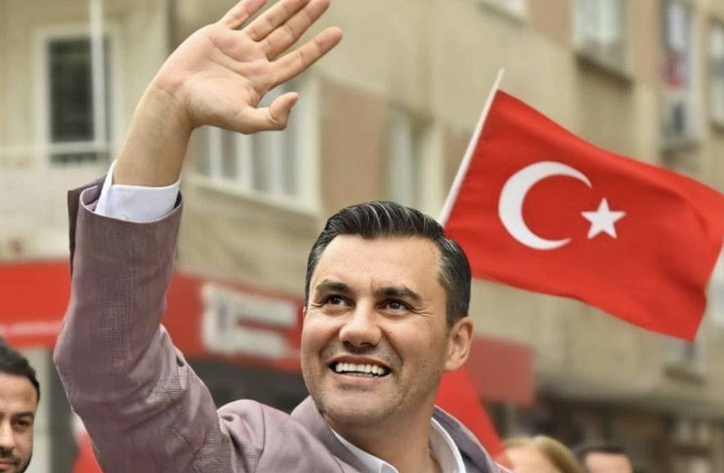 Özgür Özel’den gözyaşları içinde: Birlikte hayaller kurduğum yol arkadaşımı kaybettim