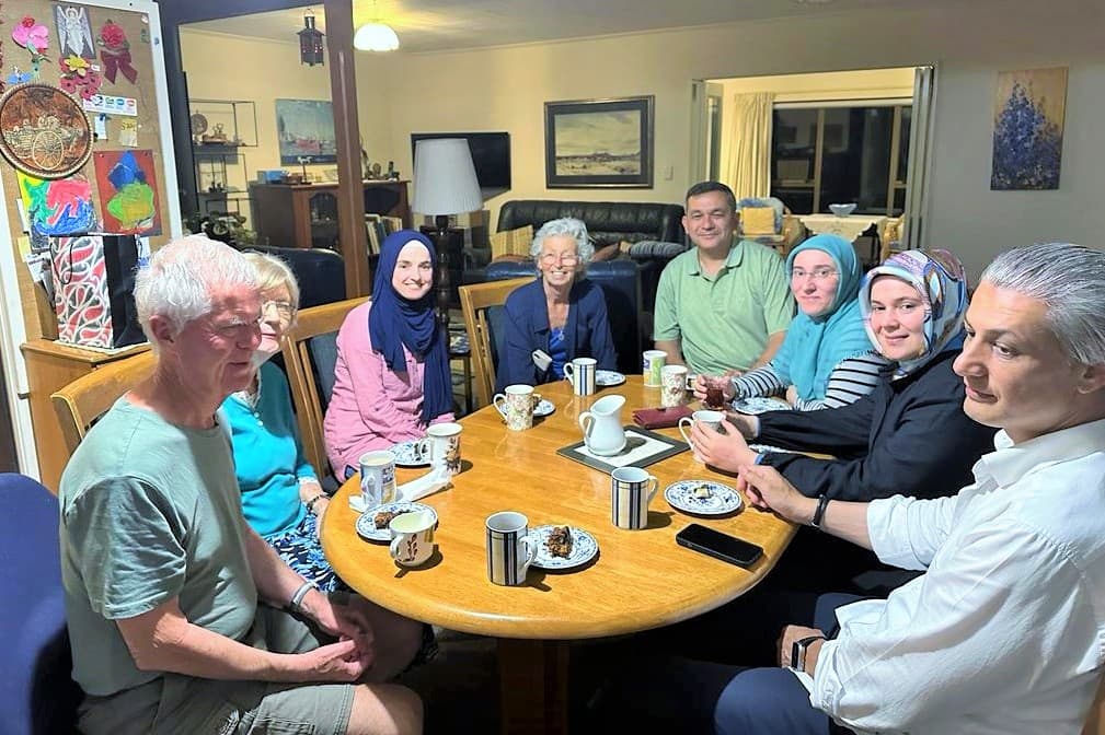 Dünya kucaklıyor, bizimkiler nefret kusuyor: Yeni Zelandalı’lar, Hizmet mensubu 63 mülteci aileyi, 4 gün evlerinde ağırlayacak