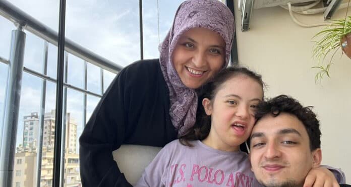 Anne ve oğlu tutuklandı: Down sendromlu Ayşe, annesiz yaşıyor