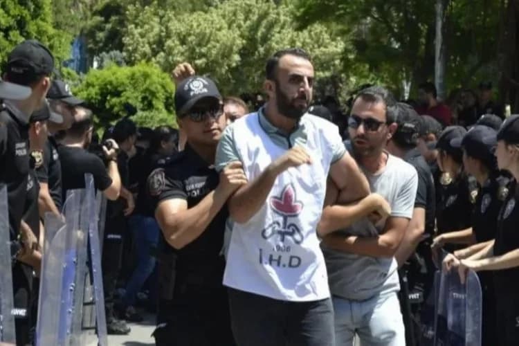 958’nci buluşmasına polis saldırısı: Cumartesi Anneleri eyleminde 18 gözaltı: