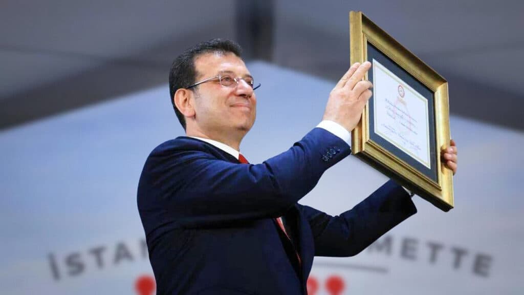 İmamoğlu uyardı: ‘Ey zulümle bir kuyu kazan; kuyuyu kendin için kazıyorsun’