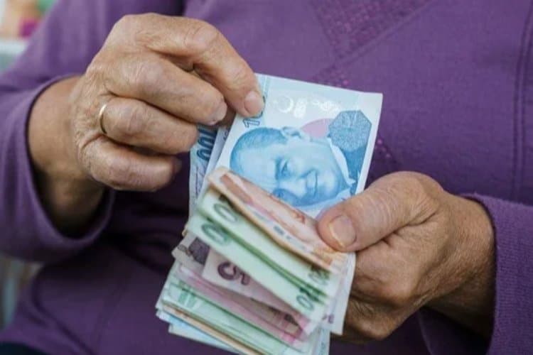 Emekli maaş ve ikramiyelerinin ödeme tarihi belli oldu