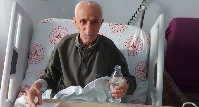 75 yaşındaki yatalak hasta gözaltına alınırken kalp krizi geçirdi