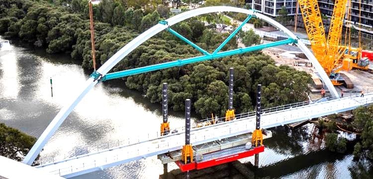Parramatta köprüsü bir adım daha bitmeye yaklaştı