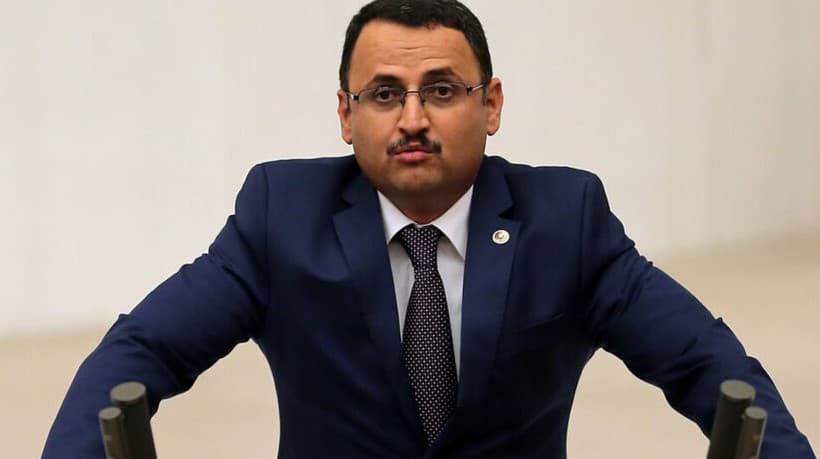 AKP’li tepe isime dörtlü maaş: Mahmut Kaçar 4 kurumdan maaş aldığı ortaya çıktı