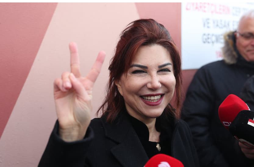 ‘Erdoğan’a hakaret’ suçlamasıyla gözaltına alınmıştı; Sedef Kabaş, adli kontrol kararıyla serbest