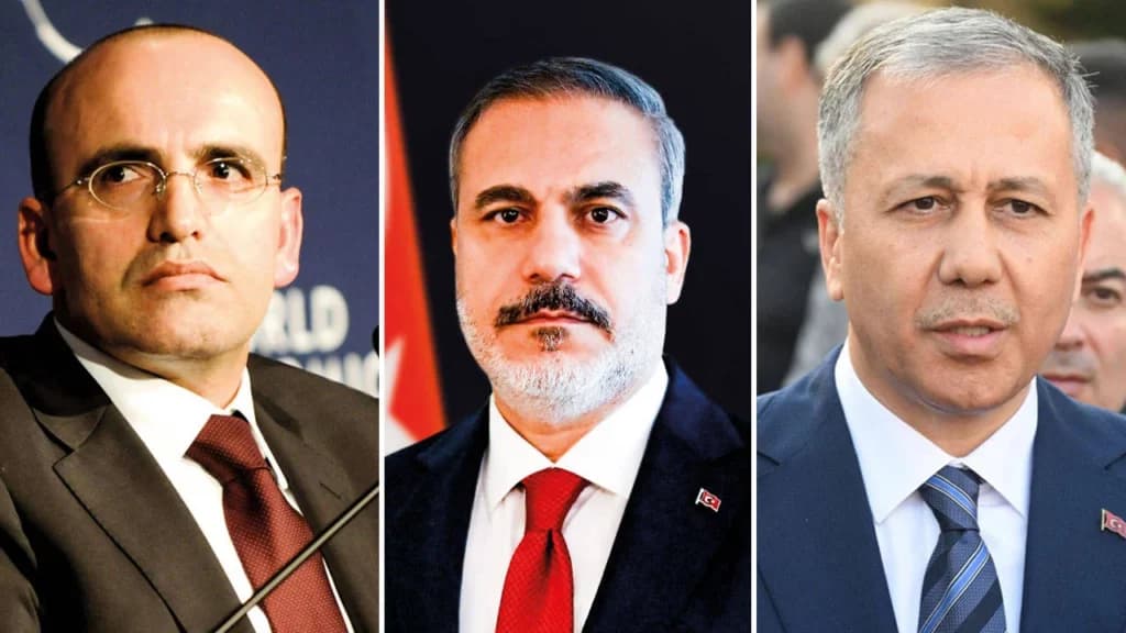Sarayın yıldızlarıyla, ülke felaket eşiğinde: Şimşek çaktı, Fidan kurudu, Yerlikaya’nın boyası çıktı