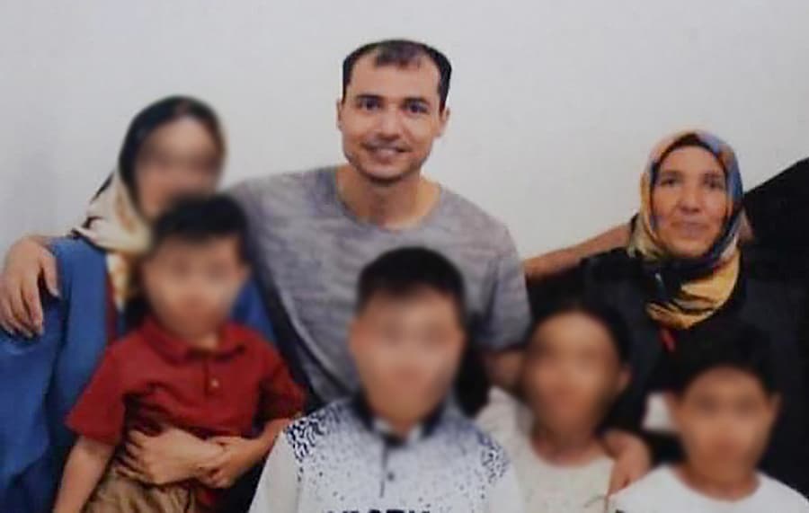 KHK’lı öğretmenin anne ve babası açık görüş yolunda vefat etti, eşi de ağır yaralandı