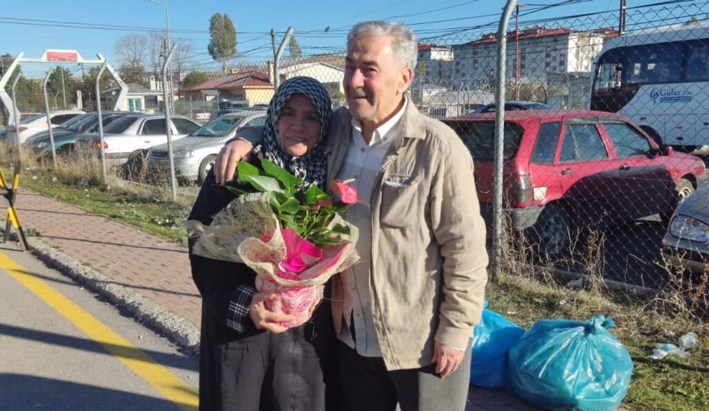 Gardiyanların ‘Pamuk Dede’si din dersi öğretmeni nihayet tahliye oldu: 3 ay gecikmeli tahliye oldu