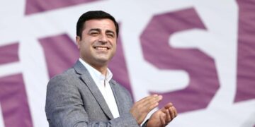 Selahattin Demirtaş: Yılmak yok, direnmeye devam