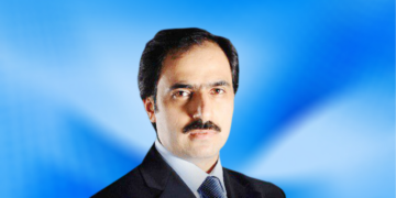 MAKSİM ÖLMEDİ, ‘ADLİYE’DE YAŞIYOR!