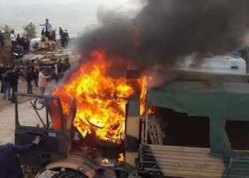 Duhok’ta siviller TSK üssünü bastı