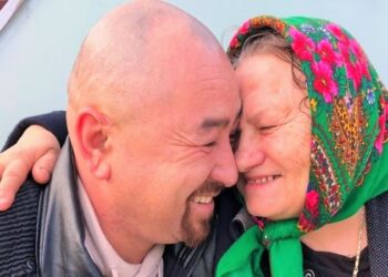 Kayıp sandığı annesini 38 yıl sonra Artvin’de buldu