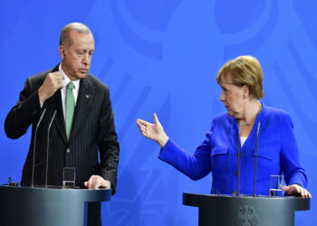 Merkel: Türkiye yakın bir gelecekte AB üyesi olamaz