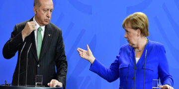 Merkel: Türkiye yakın bir gelecekte AB üyesi olamaz
