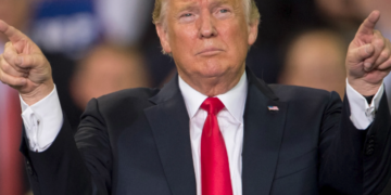 Trump: Türkiye onları sevmiyor, Kürtleri korumak istiyoruz