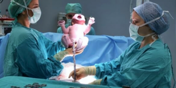 Polis harekete geçti: Perth’deki bir hastanede 12 yaşındaki kız doğum yaptı