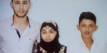 Anneleri sordu: 5 günlük er Ahmet ve kekeme Recep mi darbeci?