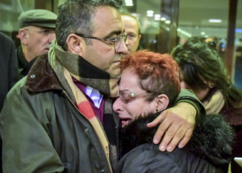 Erdem için tekrar yakalama kararı: Annesi karar karşısında gözyaşlarına boğuldu