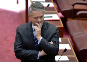 Finans Bakanı Cormann, hava ulaşımı için 1 günde 37 bin dolar harcaması tepki topladı