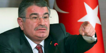 CHP, Ordu Belediye Başkan adaylığı İçişleri eski  Bakanı İdris Naim Şahin’le görüşüyor