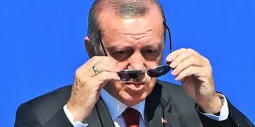 ABD’li yazar Rubin, Erdoğan için: Ofisinde mi ölecek, sürgün mü edilecek, tutuklanacak mı, idam mı edilecek?