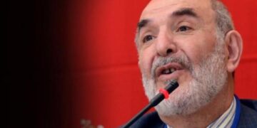 Ahmet Taşgetiren bir kez daha işinden kovuldu