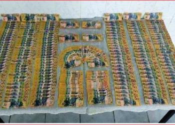 Denizliler Avustralya dolarına dadandı: Piyasaya sürülmeye hazır sahte 886 adet 50’lik banknot ele geçirildi