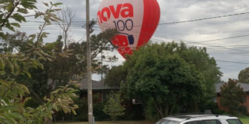 Melbourne’de 5 dakika arayla iki sıcak hava balonu düştü