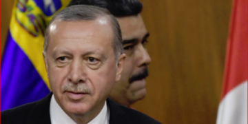 Maduro’yu destekleyen Türkiye’ye yaptırım sinyali
