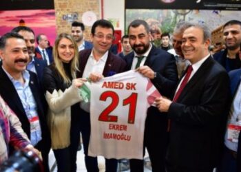İmamoğlu fuarda halay çekti, Diyarbakır kadayıfını dağıttı
