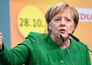 Merkel’den Venezuela’ya seçim çağrısı