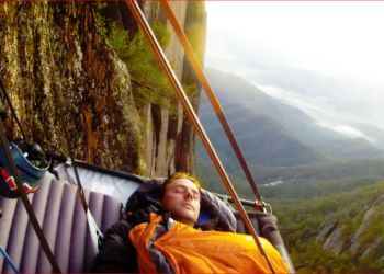 270 metre yükseklikteki uçuruma asılı platformumda gecelemek için 1600 dolar ödeniyor