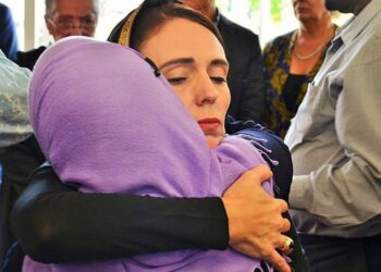 Yeni Zelanda Başbakanı terör saldırısının detaylarını açıkladı: Şüphelilerin sabıka kaydı yok, saldırganın biri Avustralya vatandaşı