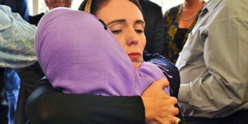 Yeni Zelanda Başbakanı terör saldırısının detaylarını açıkladı: Şüphelilerin sabıka kaydı yok, saldırganın biri Avustralya vatandaşı