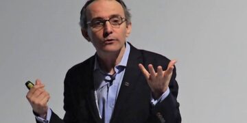 Emin Çapa: “Halk 2008’den daha fakir yani son 10 yıl lafla geçti”