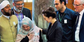Yeni Zelanda Başbakanı Ardern: Cuma namazında ezan, radyo ve televizyondan canlı yayınlanacak