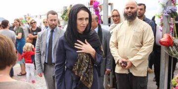 Yeni Zelanda Başbakanı Ardern neden başörtüsü taktığını açıkladı
