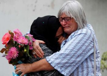 Yeni Zelanda kenetlendi: Cuma namazı canlı yayınlandı, Başbakan Ardern ‘Peygamber dedi ki’ diyerek, hadis okudu