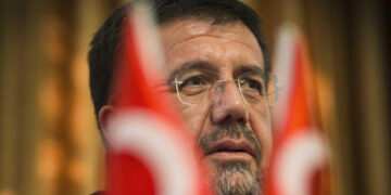 AKP’li Zeybekci: İçkiye niye dokunayım yahu, olur mu öyle şey?