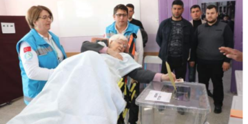 Türkiye sandık başında: İki Saadet Partili sandık görevlisi öldürüldü