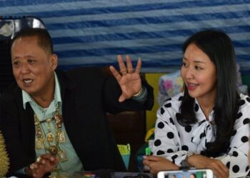 Taylandlı iş insanı, kızıyla evlenene 314 bin dolar verecek!