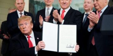 Trump imzaladı, ABD ve İsrail’e dünyadan tepki yağıyor