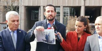 CHP: Duvara ‘Biji Mansur’ yazan kişi Gökçek’le çalışmış