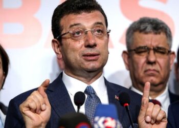 İmamoğlu rakibi Yıldırım’a: Birlikte Beşiktaş, Fenerbahçe, Galatasaray maçına gidelim